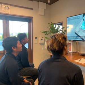 安全施工に向けたスタッフミーティングと社内研修・打ち合わせの様子